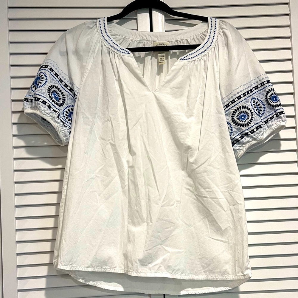 Embroidered Puff Sleeve Blouse